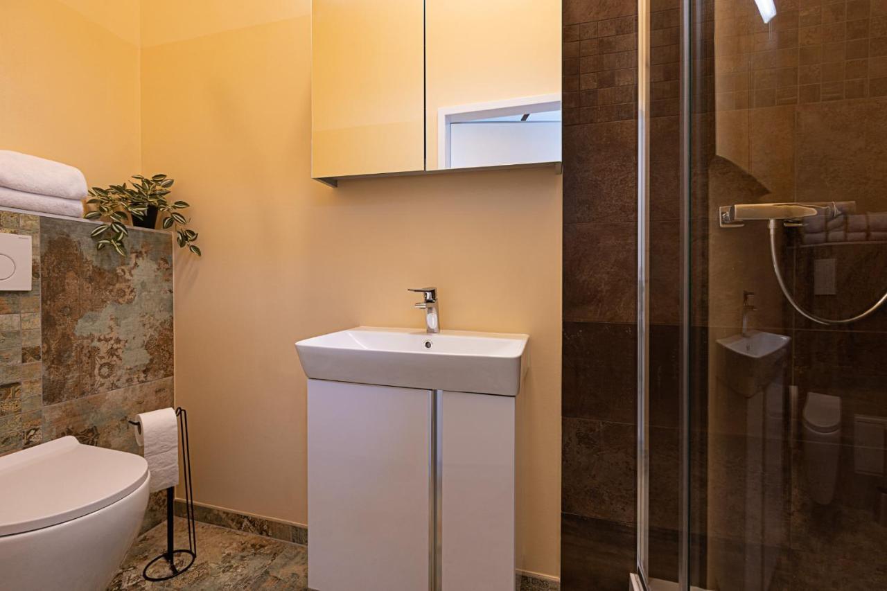 Fabric Apartments Dettingen an der Erms Екстер'єр фото